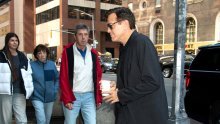 George Clooney nastavlja 'nervirati' svoju Amal