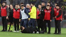Pogledajte kaos u Istanbulu; Jose Mourinho udario protivničkog trenera
