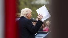 Analitičari o Trumpovim carinama: 'Upravo je bacio nuklearnu bombu na svjetski trgovinski sustav'