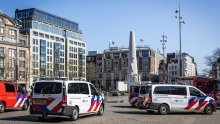 Nakon eksplozije zapalio se auto u središtu Amsterdama, sumnja se da je požar podmetnut