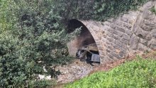 Nesreća kod Makarske: Vatrogasci u zadnji tren izvukli muškarca iz zapaljenog vozila