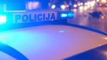 Alkoholizirani 22-godišnjak sletio s ceste u Premanturi i završio na krovu: Ozlijeđen i maloljetnik
