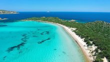 Sardinija je poznata po prekrasnim plažama, ali nema više uživanja na pijesku bez ograničenja