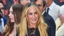 Sarah Jessica Parker ne izlazi iz ovog elegantnog komada, a zna i kako ga nositi