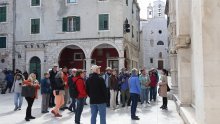 Turista i noćenja ukupno u ožujku i tri mjeseca manje nego lani, ali domaćih više