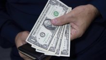 Odjeci trgovinskog rata: Dolar oslabio treći tjedan zaredom