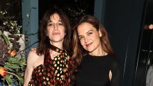 Ne zna se čiji je stajling bolji: Katie Holmes ukrala pozornost sa chic Francuskinjom