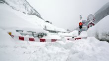 Obilan snijeg u Švicarskoj, kiša stvara probleme u Italiji
