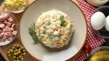 Ovo je jedini recept za francusku salatu koji će vam ikad trebati