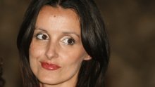 Živi povučeno: Ovako danas izgleda Mirela koja ima dijete s Višnjićem