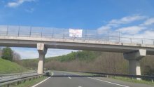 Navijače Hajduka na putu prema Varaždinu dočekala poruka: 'Titovi đaci...'