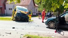 Težak sudar automobila i vozila hitne pomoći, ima ozlijeđenih