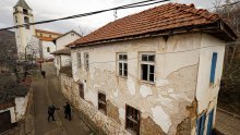Dok se svijetom širila vijest o smrti papa Franje; na Kosovu kršteni tajni katolici