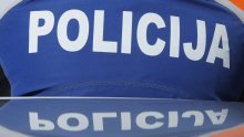 Maloljetnici vozili romobil bez kacige, prevrnuli se i pali, teško su ozlijeđeni