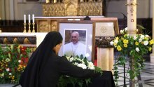 Objavljeno kada će građani moći odati počast papi. U Hrvatskoj u subotu Dan žalosti