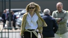 Marta Ortega 'uhvaćena' u šopingu u Zari: Trendi balerinke i trik s džemperom svima su zapeli za oko