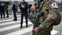 Užas u Francuskoj: 15-godišnjak napao nožem učenike, ubio jednu učenicu