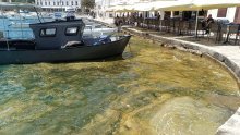Ekološki incident na Hvaru; Ministarstvo: Postavljene su brane kako bi se spriječilo širenje