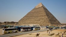 Egipat zavodi red uz piramide: stop nasilnim trgovcima, gužvi i mučenju životinja