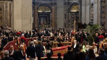 Nevjerojatno: Evo što je Vatikan morao tražiti posjetitelje uoči papinog sprovoda