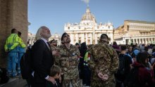 I Julian Assange je bio na sprovodu pape Franje