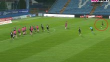 'Kad prođe vlak u Varaždinu, legenda kaže da pada gol...'. Pogledajte golčinu Mitrovskog s 30 metara