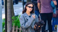 Irina Shayk modno iznenadila: Balerinke i tenisice zamijenila je za ove cipele od 13 eura