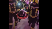 VIDEO Vatrogasci uletjeli mladoženji na svadbu i iznijeli ga iz sale