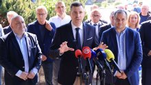Herman predao potpise: 'Vratit ćemo život prije Tomaševićevog 4-godišnjeg košmara'