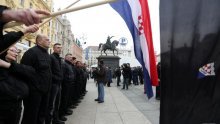 Crni desničari postrojili su se na Trgu bana Jelačića