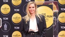 Stajling Michelle Pfeiffer zrači elegancijom, a chic cipele su genijalan dodatak