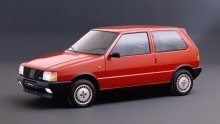 Fiat Uno Turbo i.e slavi 40. rodjendan: Sportski automobil prerušen u hatchback