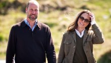 Princ William i Kate Middleton snimljeni u još jednom romantičnom trenutku