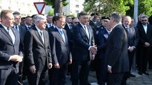 Milanović i Plenković se susreli i pozdravili, građani ih ispratili pljeskom: 'Normalno'