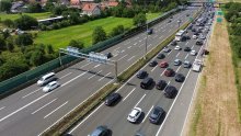 Mnogi provode Praznik rada na cesti: Kilometarske kolone, na granicama se čeka satima