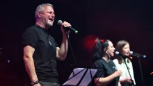 Nakon tjedana neizvjesnosti konačno je poznato tko će s Thompsonom zasvirati na koncertu