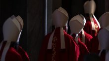 Trebamo Supermana: 'Postoji previše primjera papa koje Duh Sveti očito ne bi izabrao'