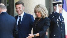Istaknula noge kao adut: Brigitte Macron ne odustaje od odvažnih stajlinga