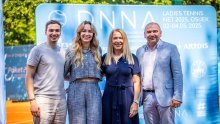 Donna Vekić među svojim najmilijima: Uživa s bratom i roditeljima