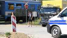 Nesreća u Bjelovaru: Sudarili se putnički vlak i dostavno vozilo