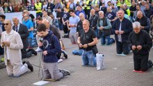 I danas molitelji na trgovima, organiziran i protuprosvjed