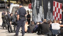 Krvavi sukob u Splitu: Ozlijeđena četiri navijača i policajac, oglasili se iz bolnice