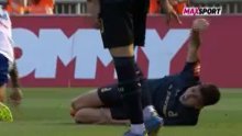 Pogledajte kako se ozlijedio dinamovac u duelu s Livajom; čini se da je teško ozlijeđen