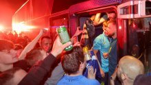 Pogledajte lude scene iz Maksimira; navijači Dinama priredili igračima veliki doček