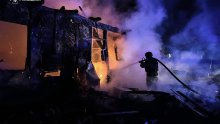 Rusi izveli noćni napad na Kijev: Oštećeno nekoliko zgrada, zapaljeni automobili