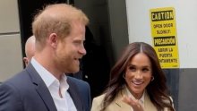 Bura se ne stišava: Meghan Markle bocnula kraljevsku obitelj novom fotografijom