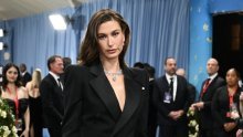 Sako poput mini haljine: Provokativno izdanje Hailey Bieber najavljuje novi trend