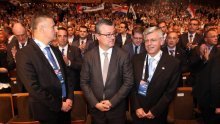 HDZ-ovci skupljaju potpise za opoziv premijera