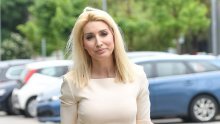 Laskava haljina i hit torba: Fani Kerum pokazala je dojmljiv look, ali cipele je bilo teško ne zamijetiti