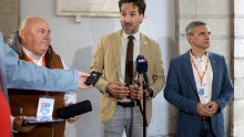 Miletić: Želimo istinu i čiste papire, Komadina okreće pilu naopako